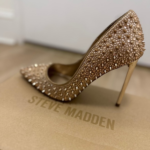 Steve Madden Vala Pump - Picture 1 of 3
